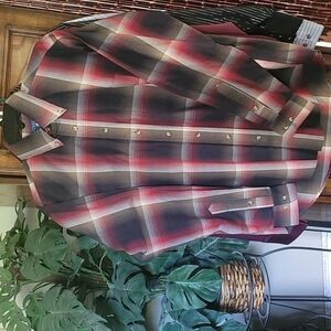 Texas Cotton Long Sleeve Contemporary Fit Button down shirt.